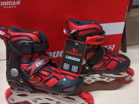 Đã mua hai đôi .Giày đẹp ,chắc chắn ,  bánh trơn ,bánh trước sáng đèn . Tuy lần này giao hàng chậm hơn dự kiến 2 ngày nhưng vẫn đúng cỡ và màu đã đặt nên tôi rất hài lòng . Cảm ơn nhà bán và Tiki !!!