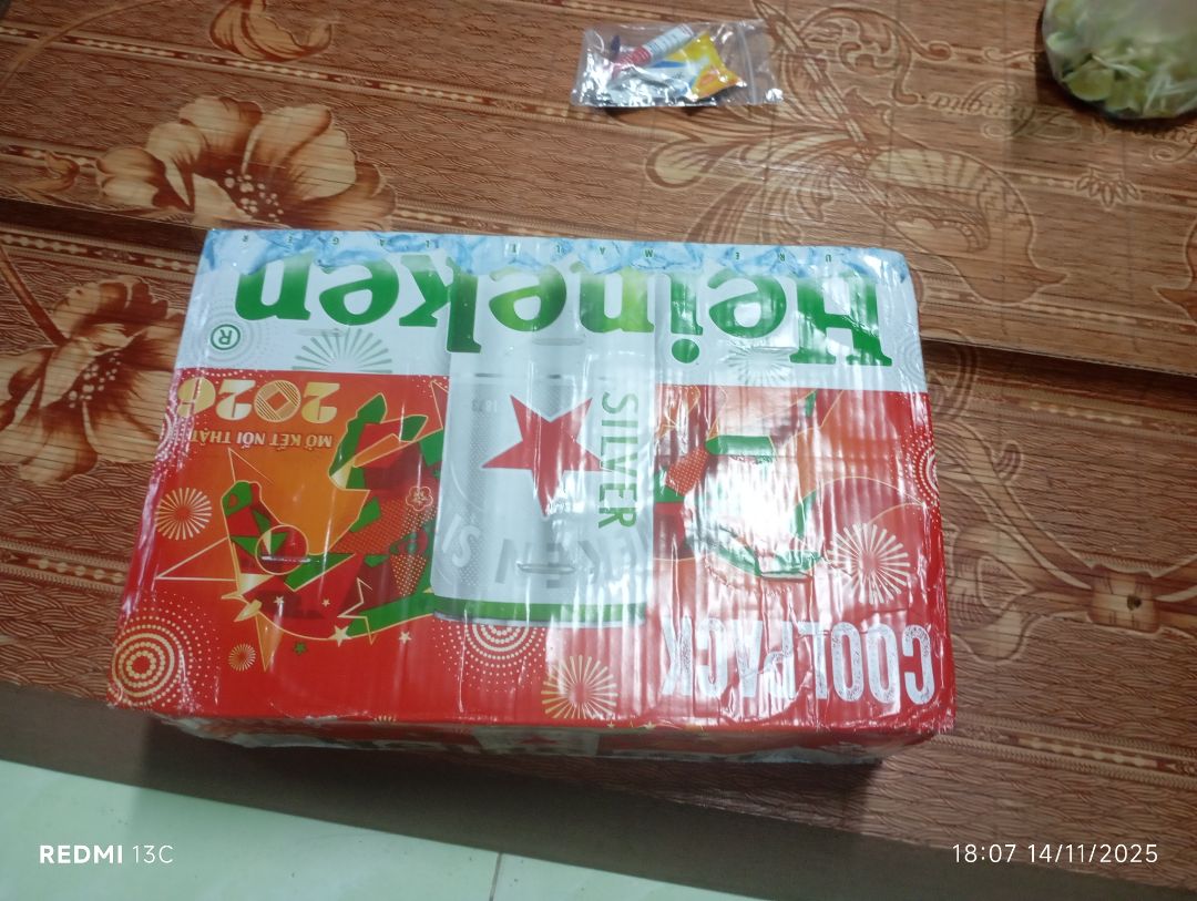 mong shop chú ý khâu đóng gói thùng vừa móp vừa bung còn bị phù