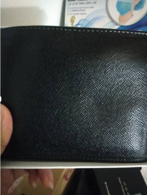 Hàng chất lượng rất ok , ví nhìn đẹp, đáng mua, đóng gói và giao hàng cự kì nhanh luôn, còn có thẻ bảo hành và t giảm giá cho lần sau, cảm ơn shop nhiều nhé