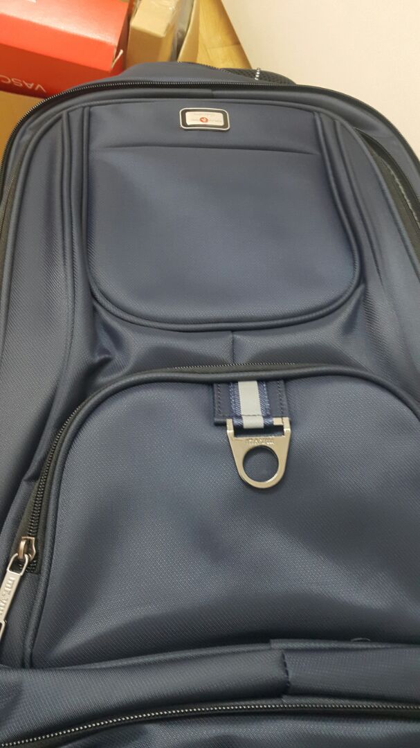 hàng giao nhanh, đẹp, để lap 15.6 thoải mái, 17 thì vừa khít. ưng ý lắm.