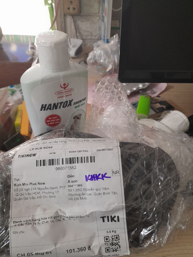 ..chấp nhận giá cao hơn shop khác,nhưng giao không đúng như trao đổi trong đơn hàng.không có tem niêm phong như quảng cáo.