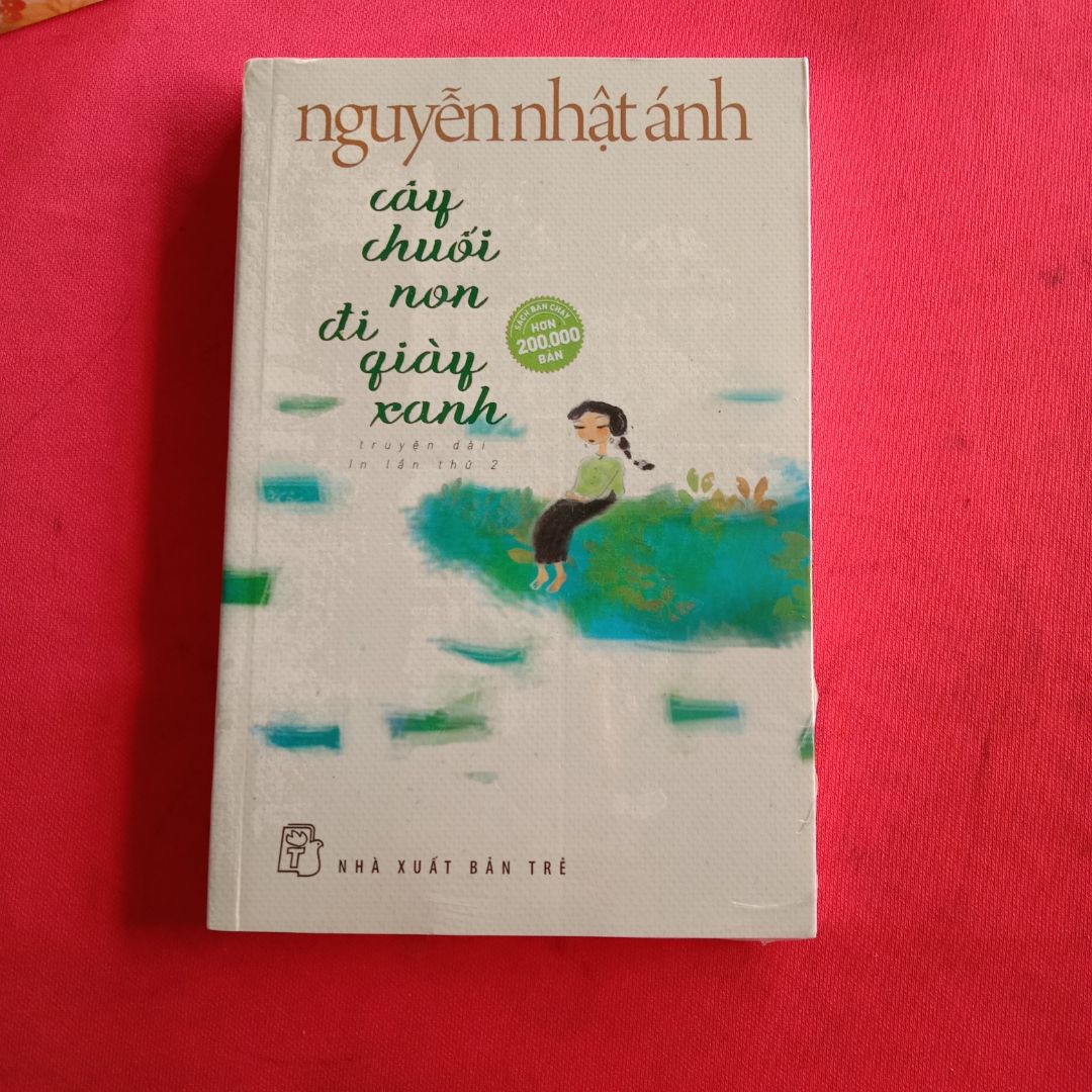 Lâu rồi mới đọc lại truyện của bác Ánh cứ sợ mình này nọ nhưng ai ngờ lại mê cuốn này quá xá. Thiệt chứ nội dung đỉnh ghê luôn á, và tui cảm thấy tui như "cảm nắng" nhân vật Thắm trong truyện vậy. Tuy vậy những lúc cậu bạn Đăng kia hiểu lầm "cây chuối non" thực sự làm tui cảm thấy đau lòng. Phải công nhận cách hành văn của bác Ánh hay thật, diễn tả sự xa cách của họ thật đến nổi tôi nghĩ sẽ khó có thể cho ra cái kết không gượng gạo, ai ngờ lại trơn tru cảm xúc quá chừng. 10/10