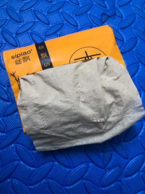 Sản phẩm quá tệ, chưa bao giờ dùng cái loại giấy nào lại tệ như vậy. Giấy đen, thô ráp. Ko bao giờ quay lại tiki, cứ nghĩ tiki hàng sẽ tốt hơn ***