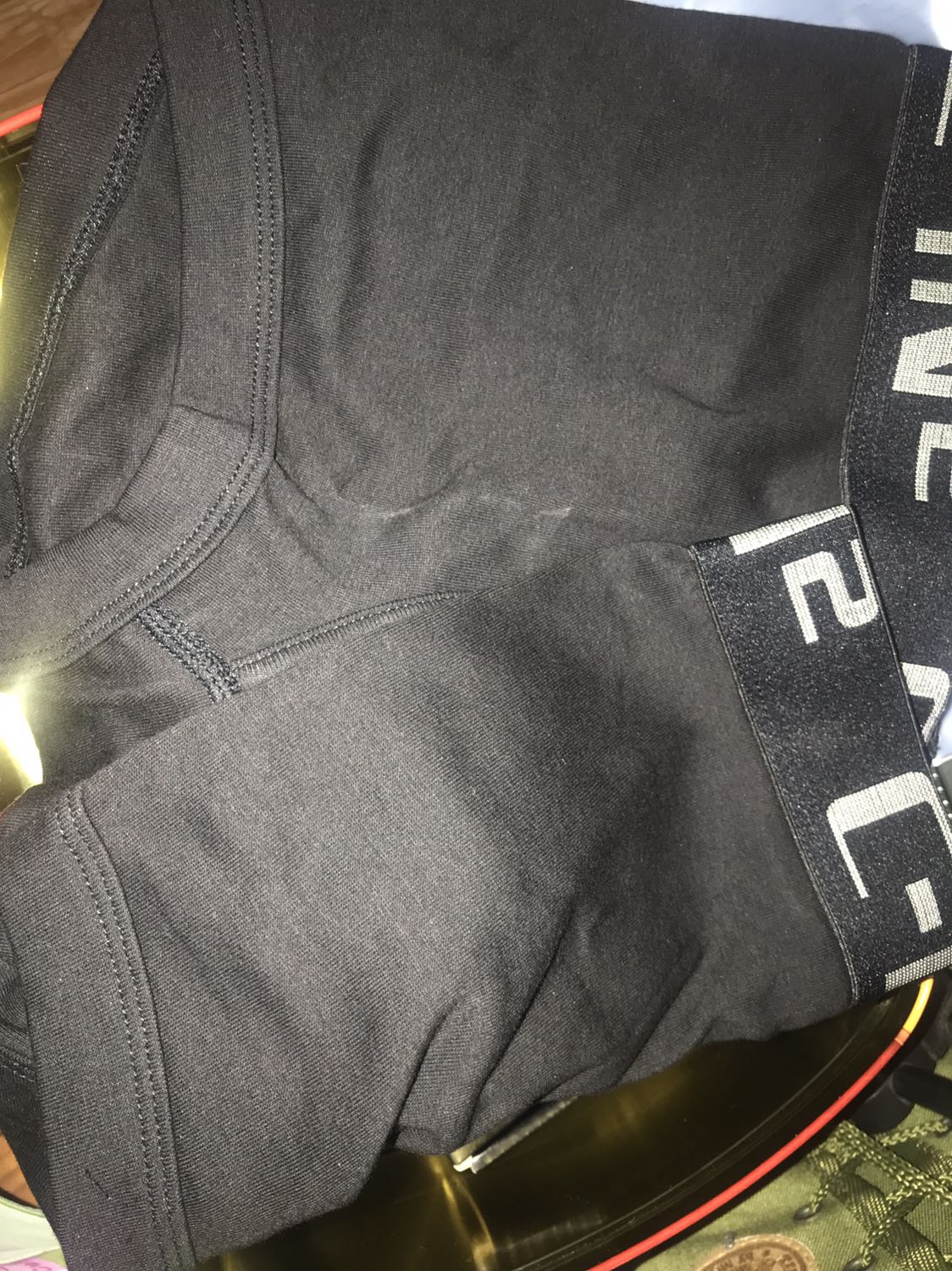 Quần chuẩn như hình , rất đẹp , giao hàng rất nhanh , đúng size , quần đúng made in thailand , sẽ  mua shop lâu dài , mọi người ủng hộ shop  , cảm ơn tiki   rất nhiều !