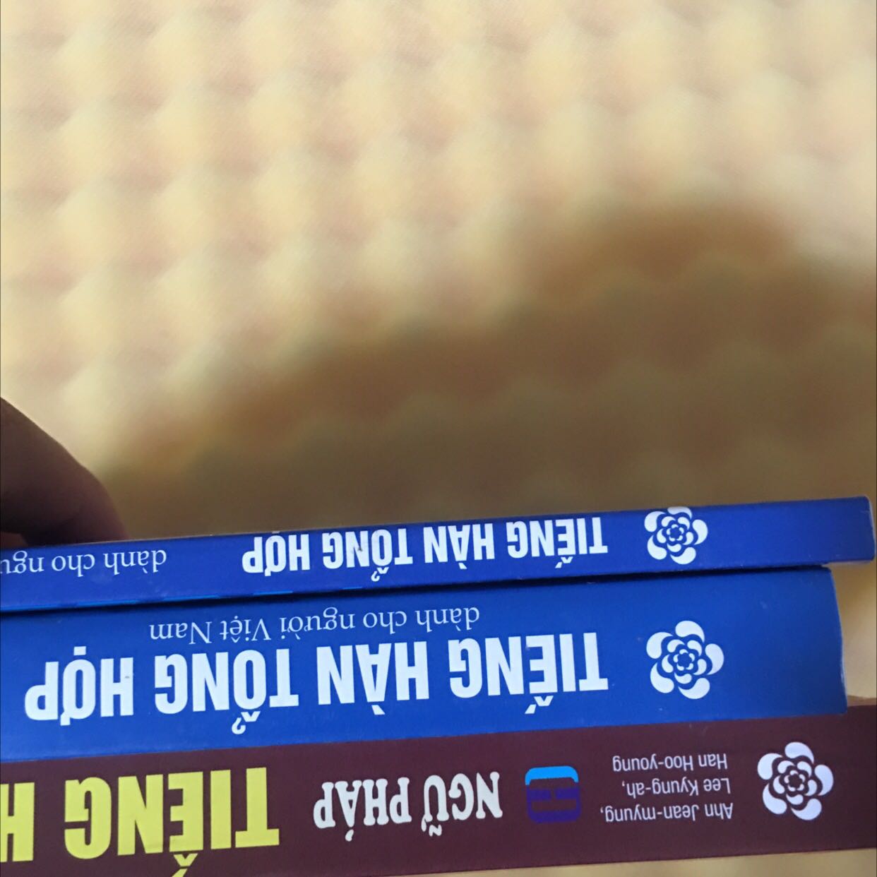 Sách đẹp lắm, giao hàng nhanh vs lại con nguyên vẹn sau vận chuyển nx. Rất đáng tiền mua Sách đẹp lắm, giao hàng nhanh vs lại con nguyên vẹn sau vận chuyển nx. Rất đáng tiền mua