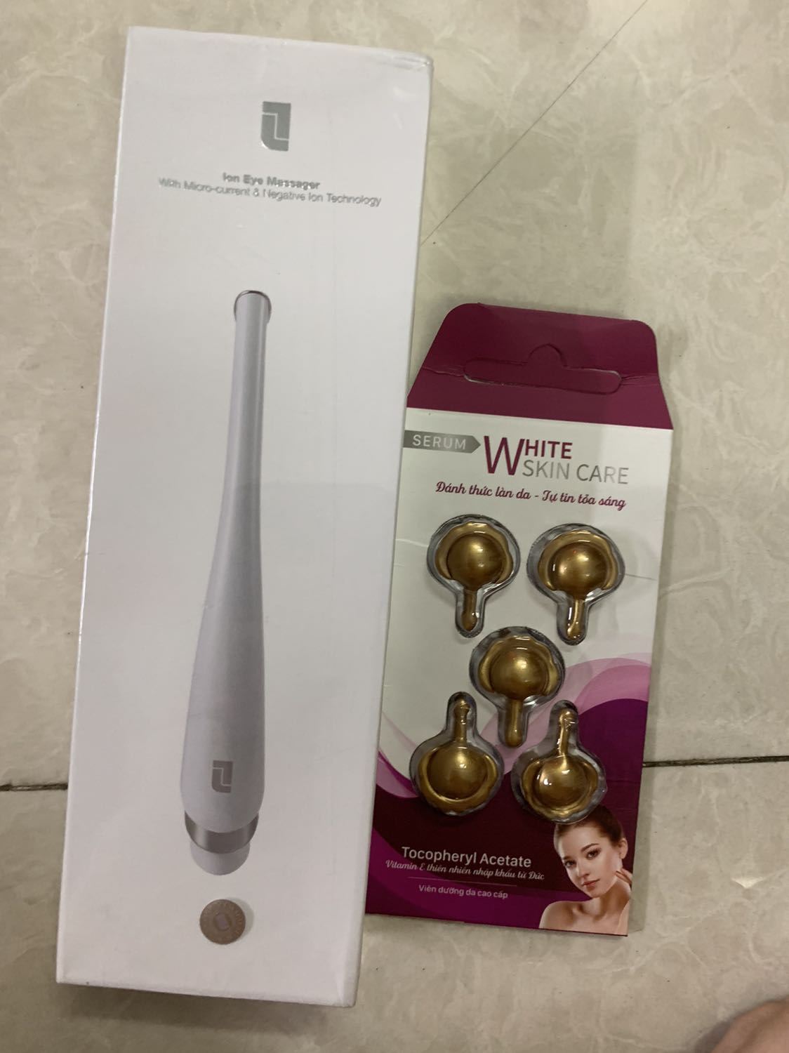 Mới dùng thử lần đầu nhg trộm vía mình thấy xài khá ổn, máy nhạy, chạy bằng pin. DMasy chạm da là tự động rung, ko cần công tắc. Vì massage cho vùng mắt nên rung khá êm