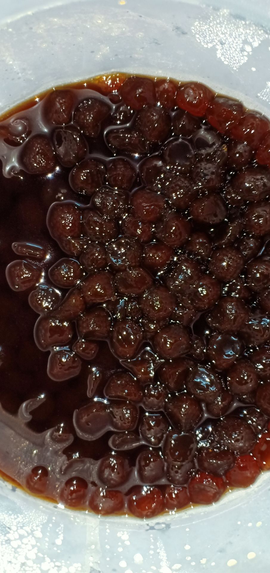 Trân châu làm từ rau câu nên giòn dai như thạch, ko giống kiểu của trân châu làm từ bột năng, cá nhân mình thấy khá ok, tuy nhiên shop và TIKI nên chú ý khâu đóng gói hơn cho những mặt hàng dễ bị va chạm và bục vỡ như thế này. Khi mình nhận hàng thấy lớp chống sốc hơi mỏng manh.