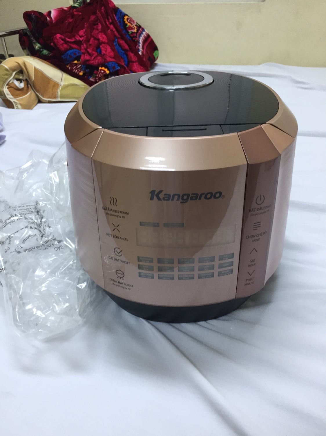 Nòii chắc chắn. Đẹp. Có bảo hành đầy đủ. Hộp xịn xò