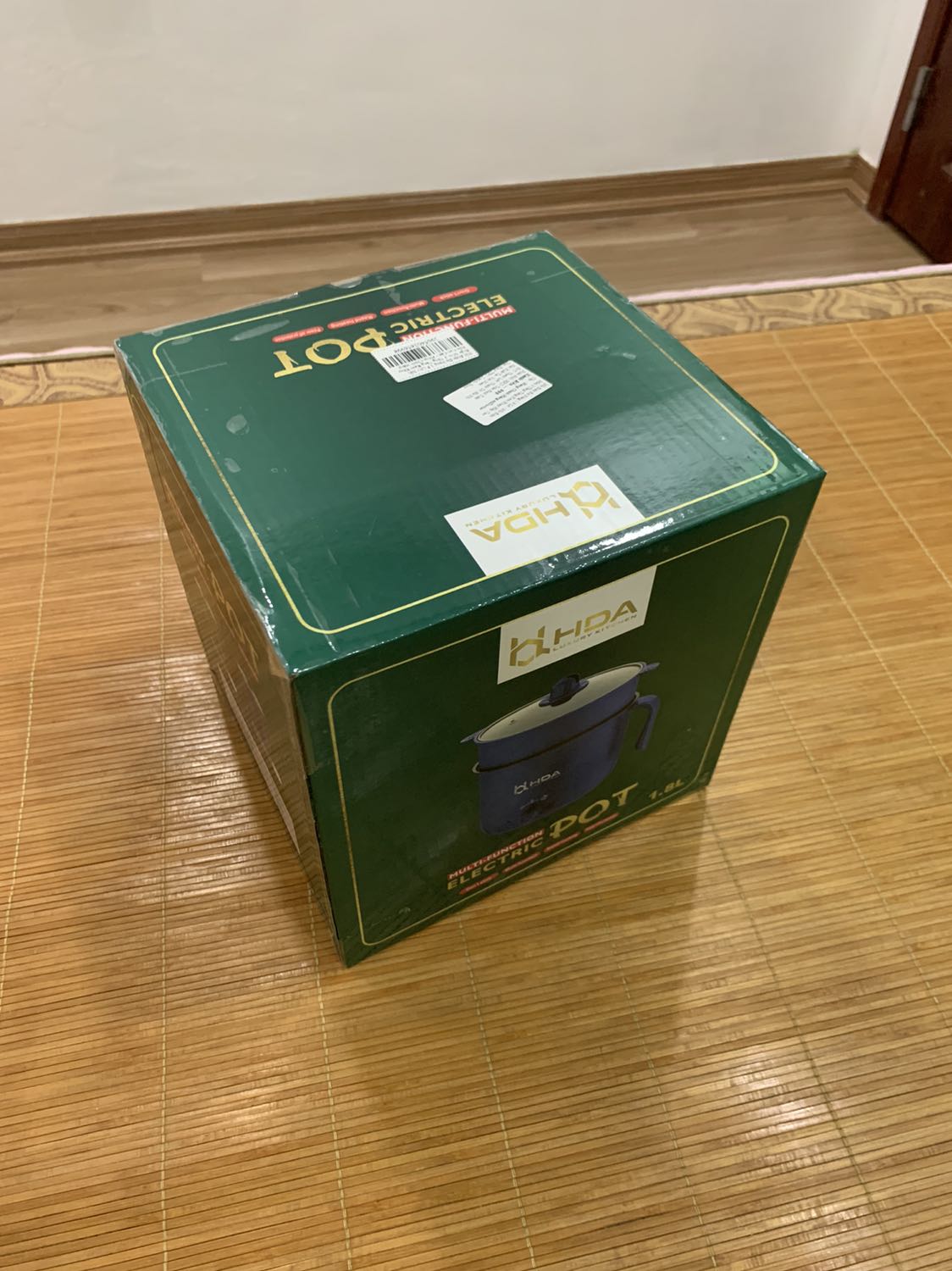 Hàng giá rẻ vậy mà đẹp mắt và dùng ổn lắm. Mình mời chuyển ra ở  1 mình thì dùng, mua 1 cái nồi cơm điện và nồi này dùng coi như tạm ổn, nối này luộc, dán, xào, hấp đều ok hết. Rất ưng ý