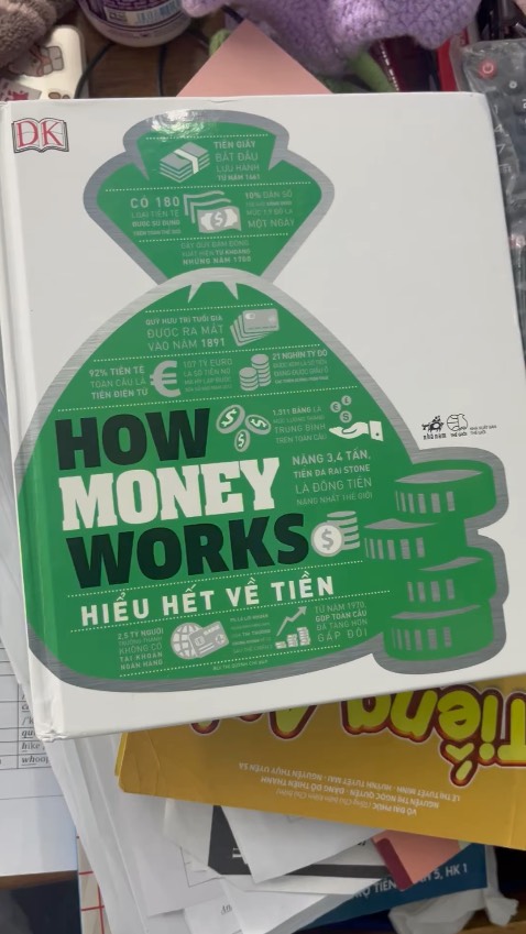 sách đẹp, nhưng quá trình vận chuyển đơn hàng bị méo, các góc của sách đều bị méo