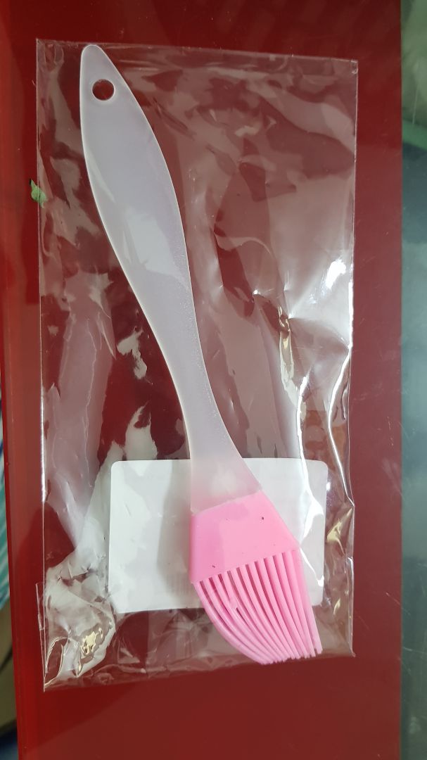 Giao hàng nhanh, đúng mẫu quảng cáo, được cái không hôi mùi nhựa nha, nhưng có điều hơi nhỏ so với cái ở nhà đanh dùng. Anyway tốt, giá cực rẻ săn được flash sale :)))