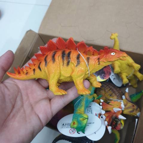 Đóng gói chắc chắn, hàng giống hình ảnh và video bao đẹp luôn. Chất lượng rất tuyệt vời, cảm ơn shop. Mình rất rất hài lòng với bộ đồ chơi khủng long này.