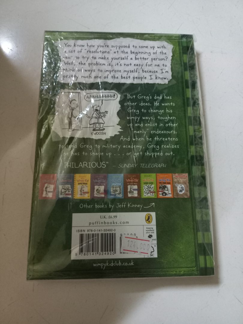 Sách vẫn còn màng co nên trông rất mới, nội dung thì quá hay rồi nên mình không nói nữa. Chỉ có điều mình không thoải mái lắm khi thấy giá dán sau bìa là 124k, mà mình mua là 133k ಥ‿ಥ chỉ không ngờ mua online thì đắt hơn mua tại nhà sách thui.