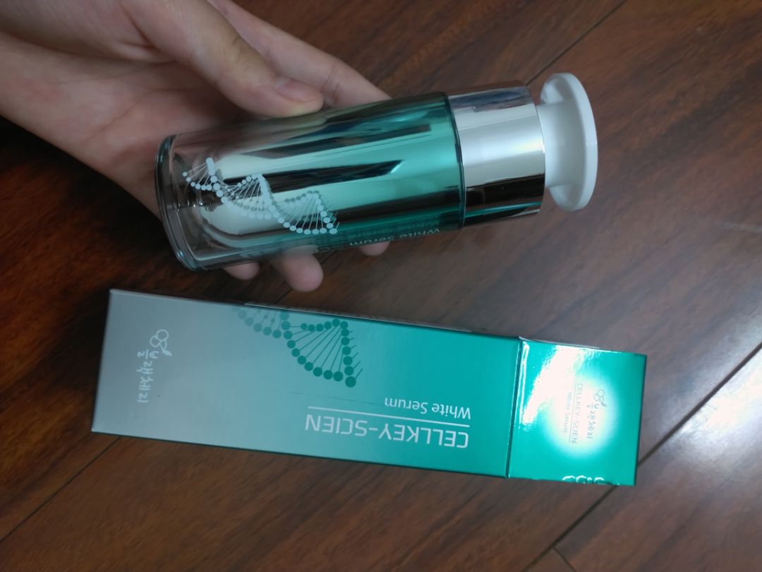 shop gói hàng cực cẩn thận, về đến tay vẫn còn nguyên vẹn không bị móp méo gì hết. Mùi thơn dịu không bị kích ứng da . Sản phầm quá tuyệt còn mua được lúc giá giảm siêu hời luôn. Thích lắm ý👍👍