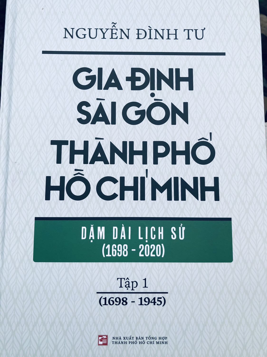 Rất hài lòng. Sách in ấn đẹp. Tư liệu hay.