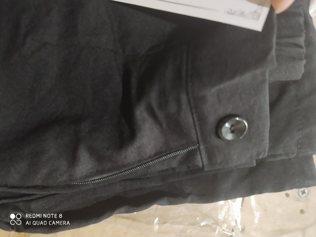 - Quần dày dặn, dáng đẹp, so với giá thì rất rẻ, nếu bạn nào còn lăn tăn về chất lượng thì không lo đâu lên mua bạn nhé