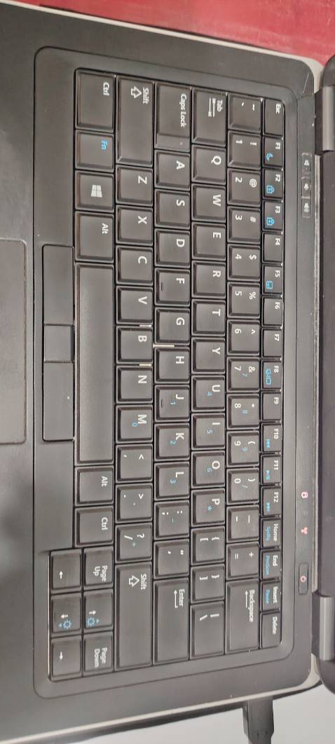 1. Hàng không như ảnh, đặt loại có led mà giao hàng không có chân cắm LEd. 2. Giao hàng Tiki thì mình đánh giá cao về chất lượng, ship nhanh 3. Điểm cộng: phím cơ bản khá ổn, các nút phím cho cảm giác khá chắc, nhạy, độ bền thì trừ khi các loại phím quá đểu thì mới hỏng, giá cả trên 300k thì ko phải loại đó. 4. Lắp vào là sử dụng luôn, giá 350k thì hơi chát. 5. Treo đầu dê, bán thịt *** nên ko ủng hộ lần sau.