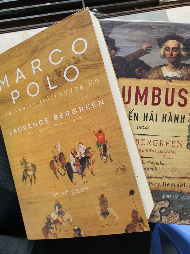 Tôi nghĩ là những ng ván hàng như thế này Tiki nên xóa tài khoản, khóa toàn bộ các giao dịch và thậm chí ko thanh toán tiền giao dịch qua tiki.
Hình ảnh thì dùng của boxset của Omega+ (có box và cả 2 bản bìa cứng) nhưng khi nhận lại là một bản cứng một bản thường.
Thậm chí dưới đánh giá đầu còn có ng còn nhận đc boxset, ko tránh đc những nghi ngờ giả cả feedback.
Sự *** trong kinh doanh ko nên đc tồn tại nếu Tiki muốn xây dựng một kênh bán hàng trong sạch dù chỉ là nhỏ nhất.