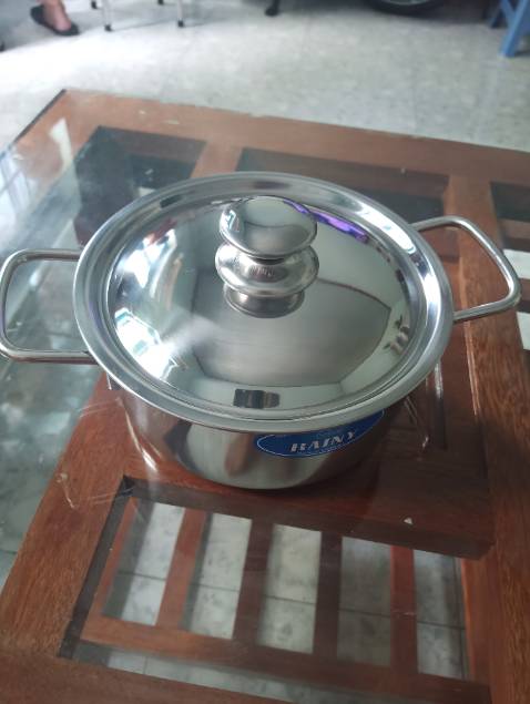 Ba cái soong này rất xinh đẹp. Tôi mong rằng sẽ sử dụng lâu dài và bền.