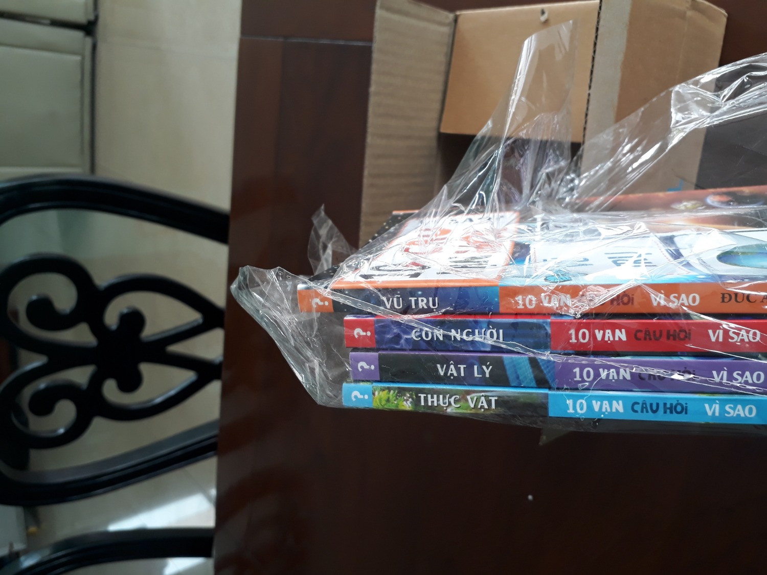 ghi là trọn bộ 5 cuốn nhưng mình chỉ nhận được 4 cuốn, có cách gì khắc phục được ko nhỉ ghi là trọn bộ 5 cuốn nhưng mình chỉ nhận được 4 cuốn, có cách gì khắc phục được ko nhỉ