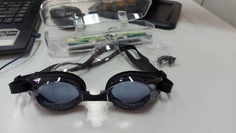 Chưa dùng nhưng shop đóng gói quá kĩ (gói cái kính mà gần 3m ni lông xốp), mẫu mã đẹp, viền kính mềm, ôm khít.