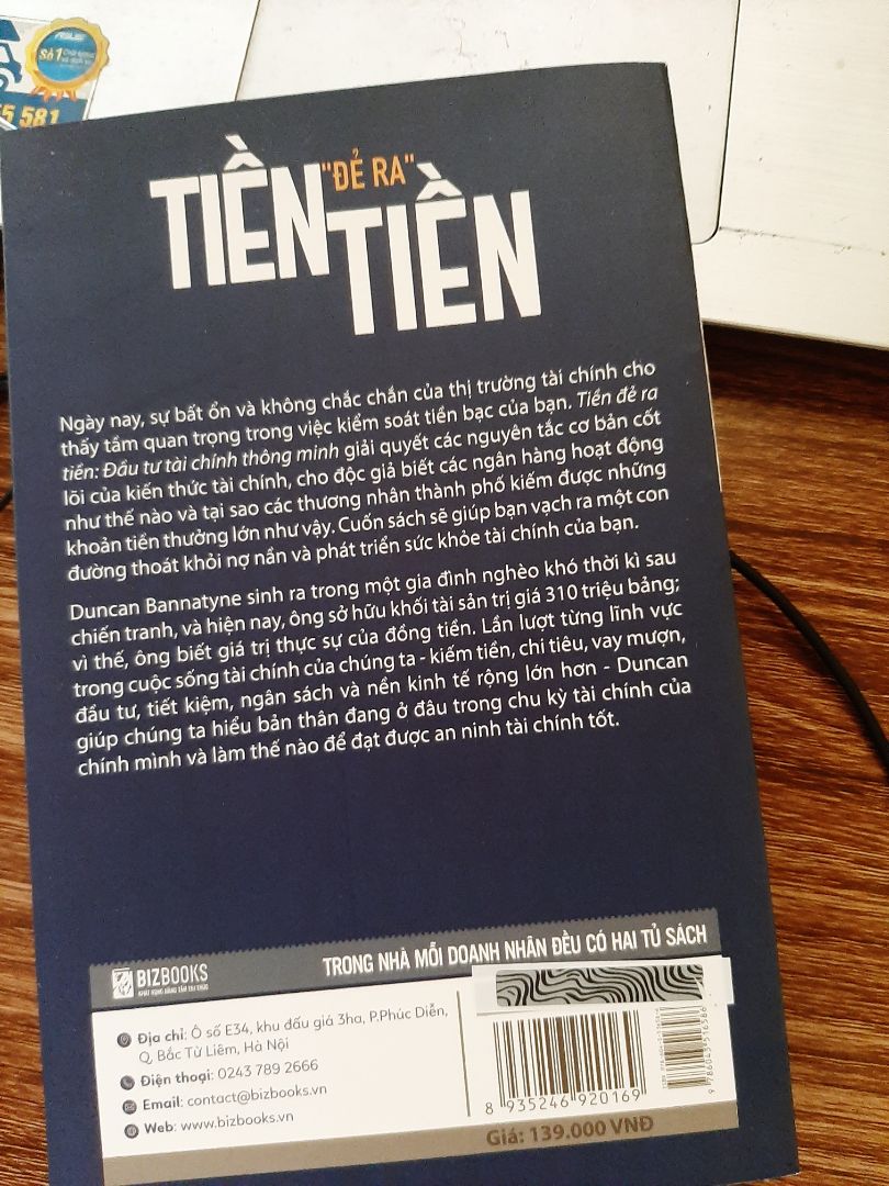 Cuốn sách hay đối với người chưa có thói quen Nghĩ về tiền một cách đúng đắn và thiết lập kế hoạch tài chính cho tương lai, đặc biệt là người trẻ hay có chi tiêu phung phí, không có kế hoạch và quý trọng đồng tiền. Tuy có một số loại hình tiền tệ và quy luật thu nhập chi tiêu chưa thật sự phù hợp tại nước ta. Nhưng người đọc sẽ hiểu thêm về lý thuyết tiền tệ, cách kiếm tiền, cách tiết kiệm tiền và đầu tư thông minh cho tương lai. Đúng như nội dung sách đã viết "Chìa khóa thông minh trong chuyện tiền nong không phải là kiếm nhiều tiền hơn mà là sử dụng chúng như thể nào".