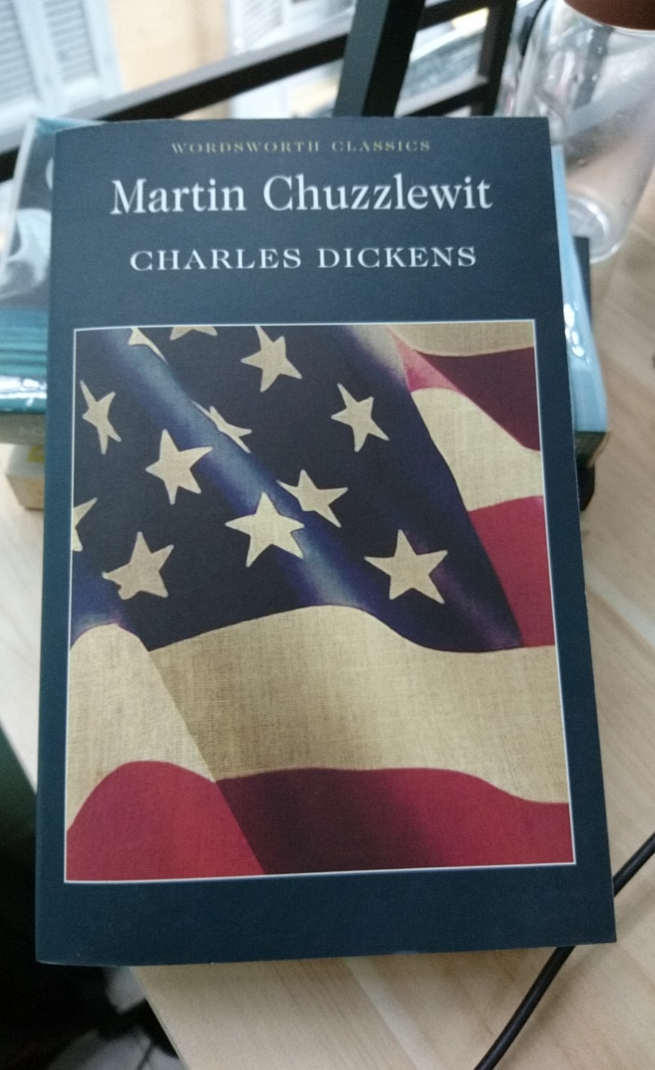 Tác phẩm khá đồ sộ của Dickens về cuộc đời của Martin Chuzzlewit. Tác phẩm khá đồ sộ của Dickens về cuộc đời của Martin Chuzzlewit.