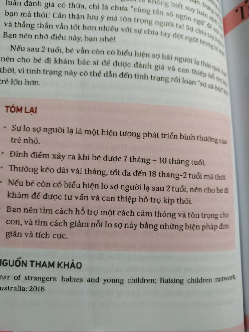 Những kiến thức y học chuyên môn được thể hiện qua cách viết hóm hĩnh, như kiểu trò chuyện cùng bạn đọc.Ngoài ra,sau mỗi bài viết còn có phầ đúc kết lại, nguồn tham khảo thông tin giúp người đọc yên tâm vì những kiến thức y khoa được nghiên cứu rõ ràng. Mình rất hài lòng về quyển sách này. Xin cảm ơn Tác giả và cả Nhà xuất bản!. Những kiến thức y học chuyên môn được thể hiện qua cách viết hóm hĩnh, như kiểu trò chuyện cùng bạn đọc.Ngoài ra,sau mỗi bài viết còn có phầ đúc kết lại, nguồn tham khảo thông tin giúp người đọc yên tâm vì những kiến thức y khoa được nghiên cứu rõ ràng. Mình rất hài lòng về quyển sách này. Xin cảm ơn Tác giả và cả Nhà xuất bản!.