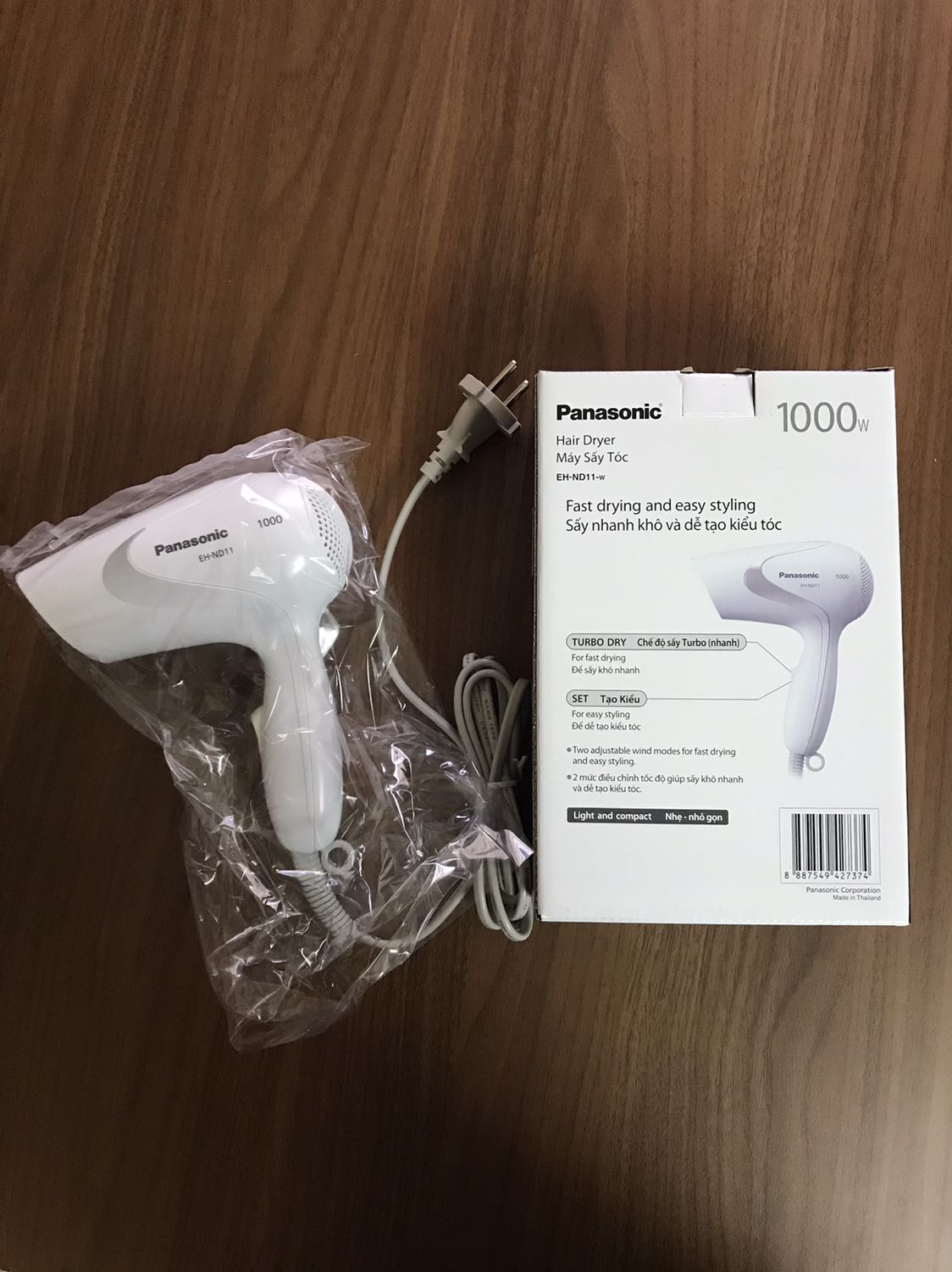 Sản phẩm mẫu mã và đóng gói đều đẹp. Tin tưởng chất lượng của Panasonic. Dịch vụ chăm sóc khách hàng tốt. Giao hàng nhanh. Công suất hơi nhỏ, phù hợp với tóc mỏng hoặc dài ngang vai Sản phẩm mẫu mã và đóng gói đều đẹp. Tin tưởng chất lượng của Panasonic. Dịch vụ chăm sóc khách hàng tốt. Giao hàng nhanh. Công suất hơi nhỏ, phù hợp với tóc mỏng hoặc dài ngang vai