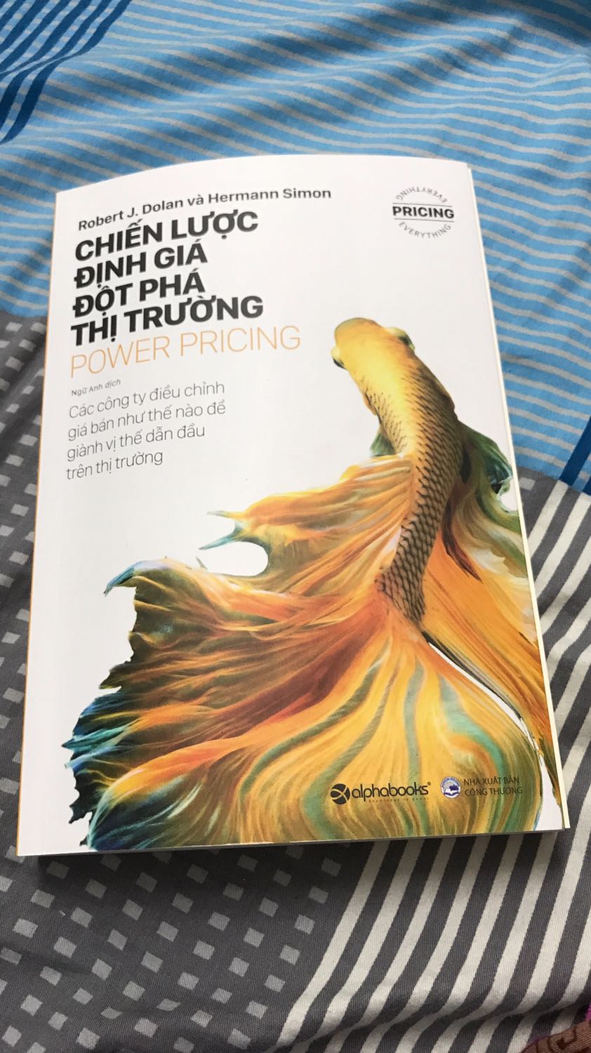 Sách mới đẹp. Nhiều kiến thức hữu ích. Sách dày hơn mình tưởng nhưng trình bày dễ hiểu. Cách dòng đủ để ko thấy rối mắt