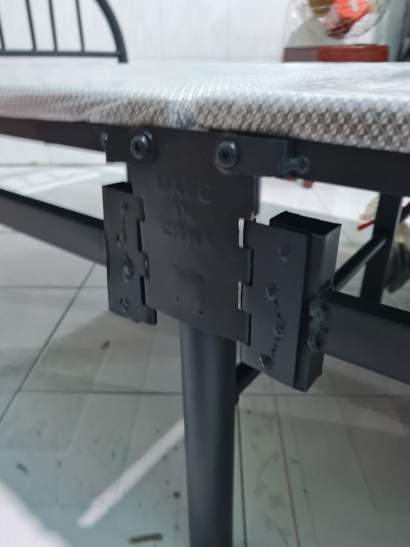 Lần đầu tiên mình đánh giá sp 1* vì đã tìm hiểu kỹ và mua những sp chất lượng kém quá, các chân và khớp nối rất yếu và mỏng manh, còn dập nổi chữ make in China nữa. Vừa mở ra đã rất thất vọng, mình muốn Tiki hỗ trợ trả hàng vì thật sự giá trị không xứng đáng với giá 1,8 triệu.