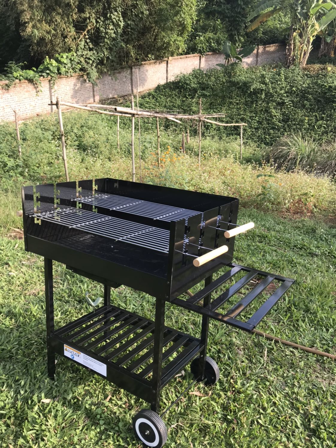 Hàng đóng gói cẩn thận, bếp chắc chắn. Tuy nhiên nếu các chi tiết bếp được đánh số rõ ràng ( theo số trên sách hướng dẫn) sẽ giúp người mua lắp nhanh hơn.