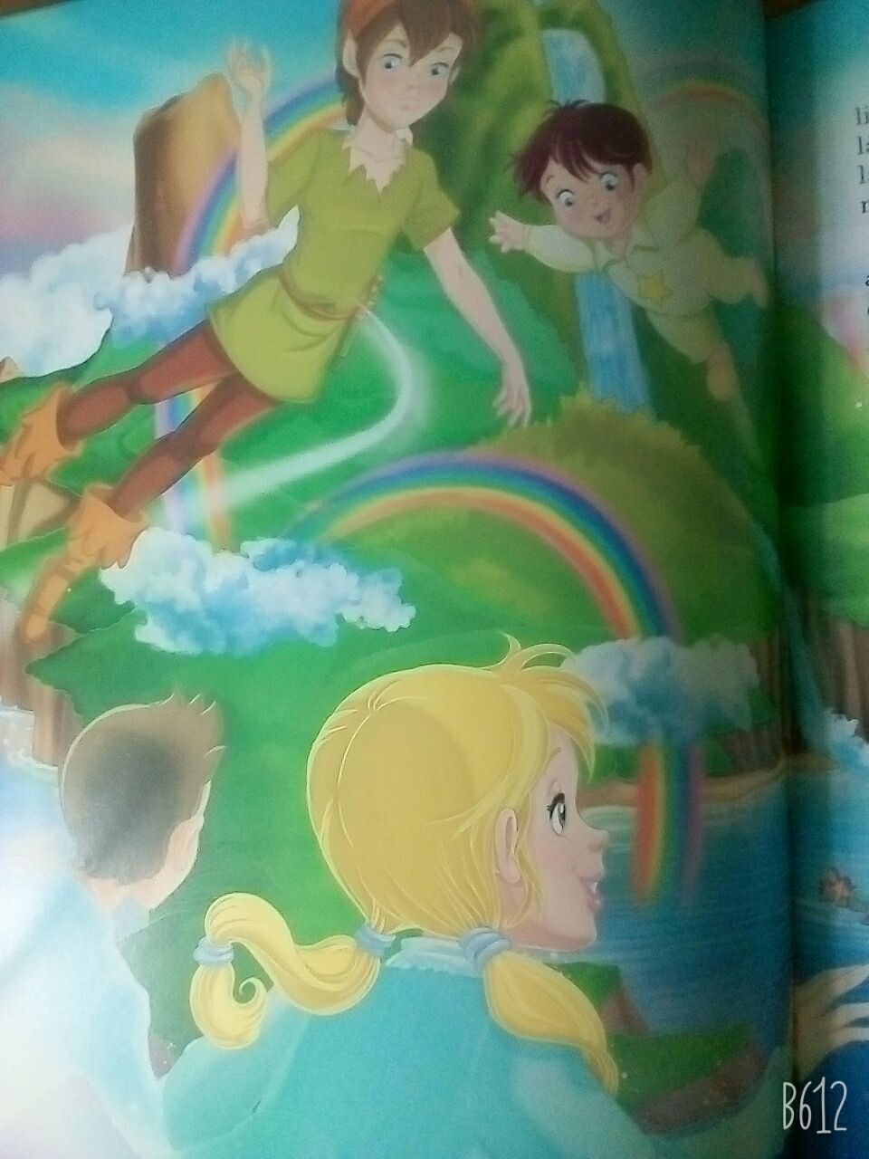 Sách có nhiều hình minh hoạ sinh động, màu sắc rực rỡ. Vì là truyện song ngữ nên có khá nhiều chữ, thích hợp cho các bé từ 7 tuổi hơn. Khổ sách to, giấy bóng đẹp, có 24 trang. Giao hàng nhanh.