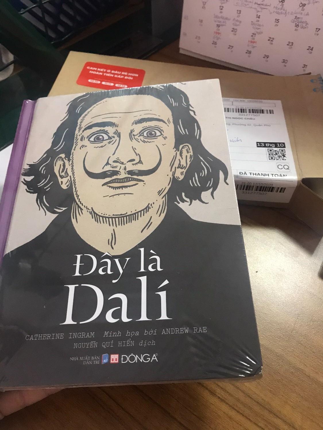 Hi Tiki Team,
Mình đặt hàng ngày 12/10 và nhận được sách vào ngày 13/10. Giao hàng rất nhanh tuy nhiên sách giao bị móp góc và bung nhẹ góc như bên dưới.
Mình muốn đổi lại sách không bị móp góc, nhờ team Tiki liên hệ với mình nhé.
Thank you.