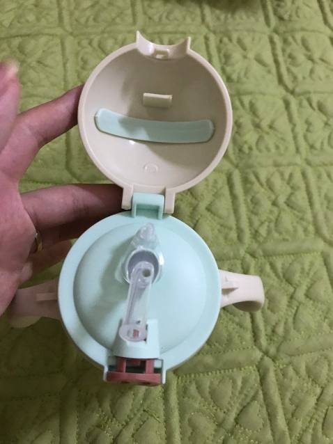 Giao hàng siêu nhanh , đặt 1 hôm đã nhận dc hàng, bình xinh ,giá lại rẻ , lần sau sẽ ủng hộ shop típ 👏👏👏