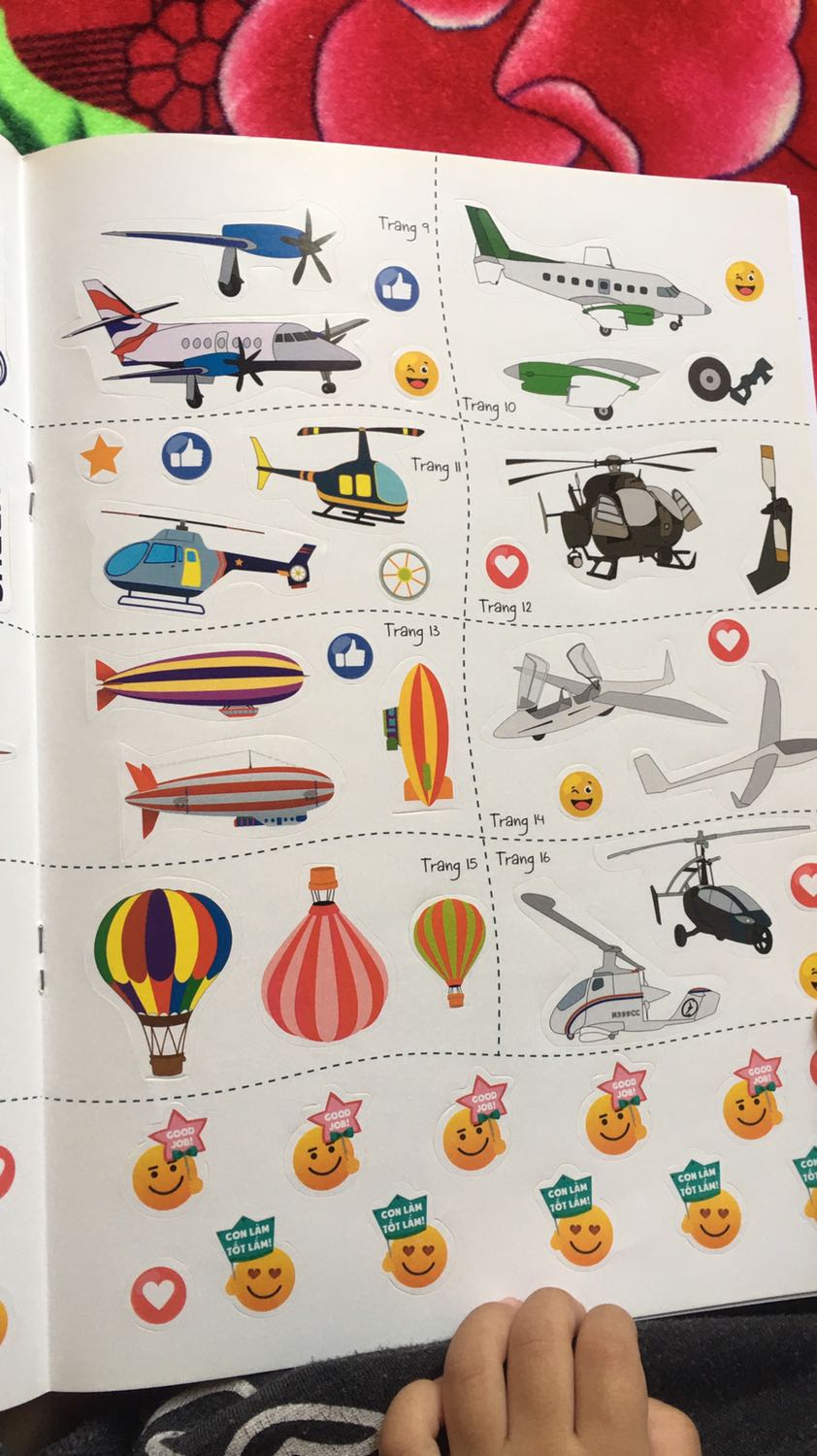 Bé rất thích phần bóc dán
Tô màu phù hợp với bé lớn
Săn sale rẻ
Giấy dày đẹp