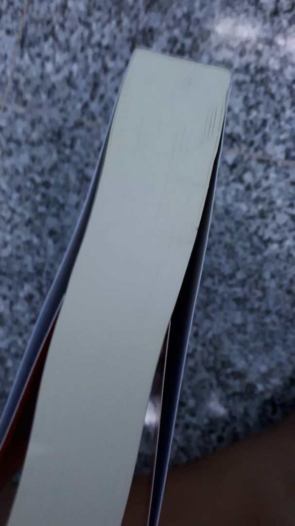 Mình mua quyển này lúc giảm giá cũng không nhiều nhưng vì mình thích quá không đợi được sale mạnh, nhưng cực kỳ thấy vọng về chất lượng.
Thứ nhất, về nội dung thì sách khỏi bàn rồi vì đây là tác phẩm có tiếng.
Thứ hai, về chất lượng giao hàng nhanh, nhân viên thân thiện
Thứ 3, đây là điều mình muốn chia sẻ, chất lượng sách quá tệ, sách dơ nhiều chỗ như sách cũ vậy, góc sách còn bị dập làm méo hình dang quyển sách.
Mong Tiki xem lại về chất lượng sản phẩm khi giao hàng.