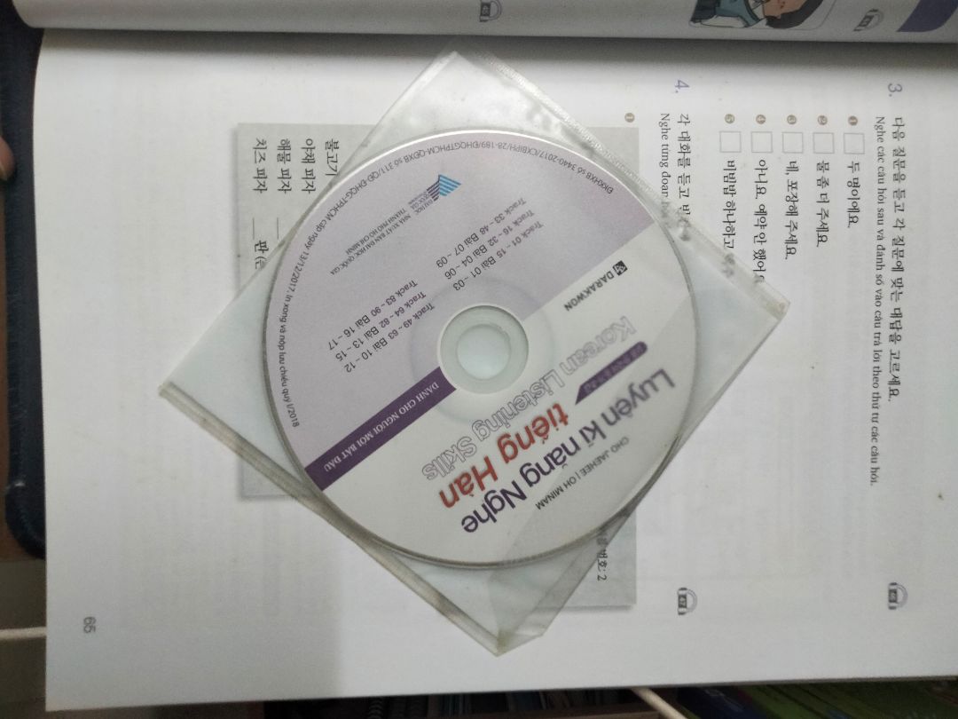 Sách của thầy Lê Huy Khoa là uy tín. Những bạn thích sách màu là trúng luôn. Nên mua cả bộ 2 cuốn sơ và trung cấp nhé.