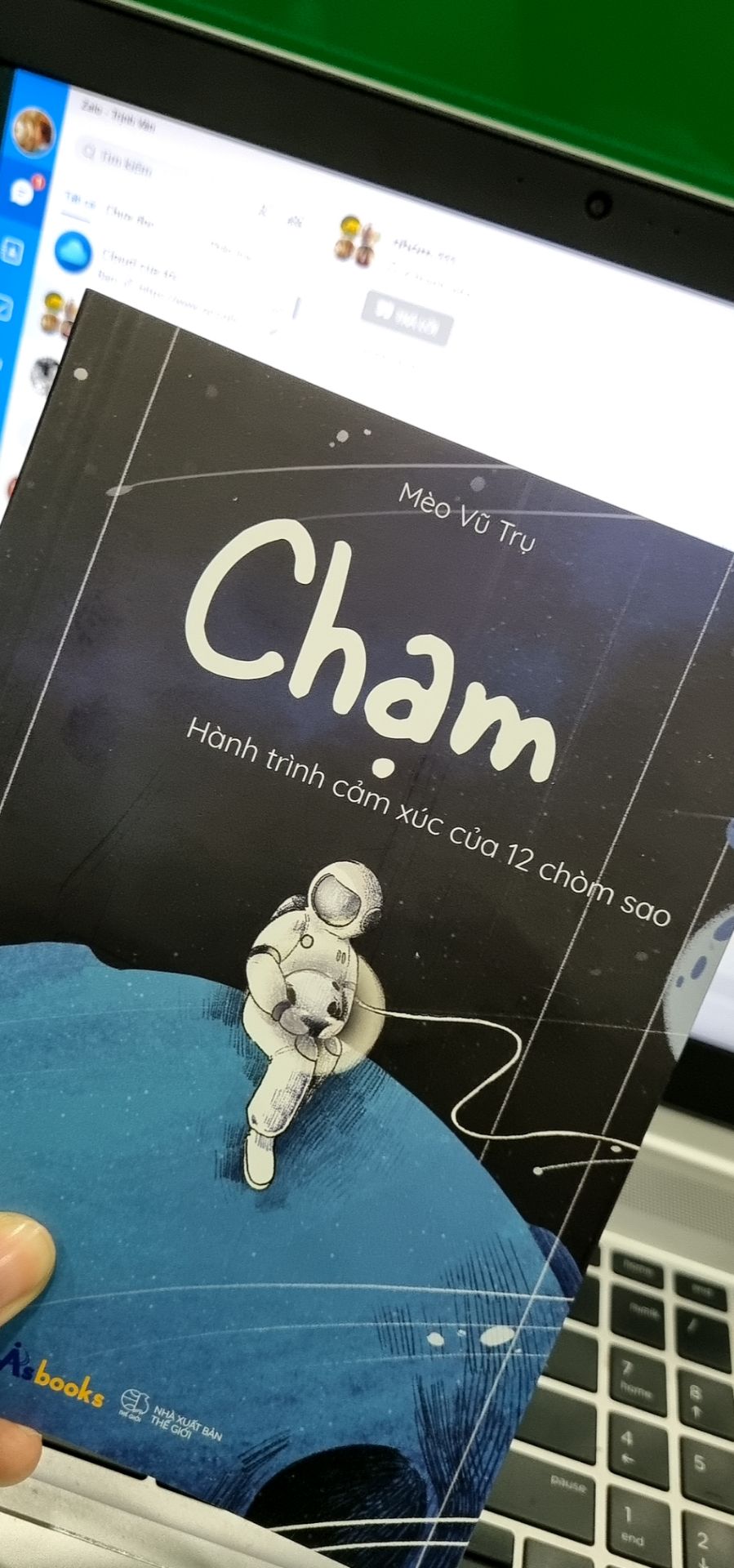 Sách viết ngắn nhưng chính xác với cá nhân và bạn bè mình. Giao hàng nhanh. Sách được bọc kỹ. Nhỏ gọn.