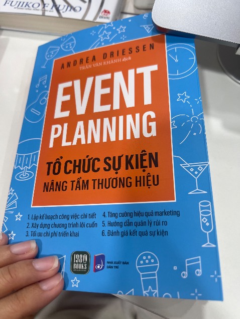 Sách mới nhận được 4 tiếng, đọc mới được 40 trang đã bị bung keo nối các trang sách. Chất lượng sách không ổn ạ