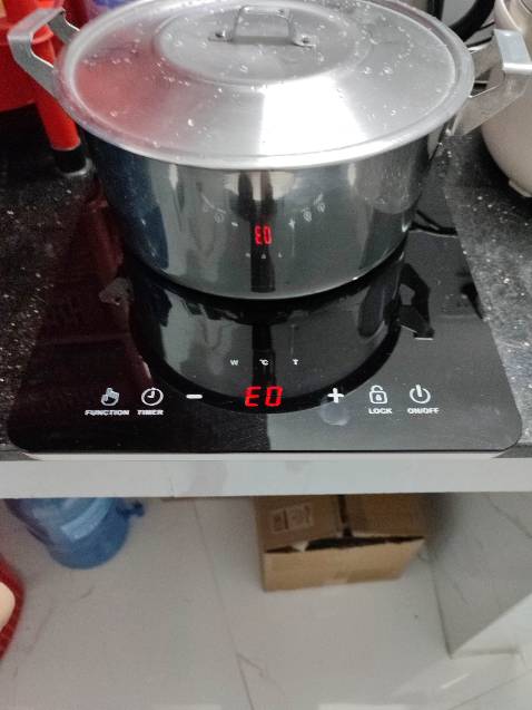 Bếp lỗi E0 không nâú được mà âm thanh tản nhiệt rất ồn, tôi tưởng do nồi nhỏ, tôi đi mua cái nồi to hơn nhưng bếp vẫn lỗi E0, tôi rất bức xúc. Lần đầu tiên gặp sản phẩm lỗi thế này. Tôi rất tin tưởng Tiki mà gặp lỗi như thế này, tôi rất buồn. Tôi muốn đổi trả thì làm thêa nào ạ? Cần sự trợ giúp.