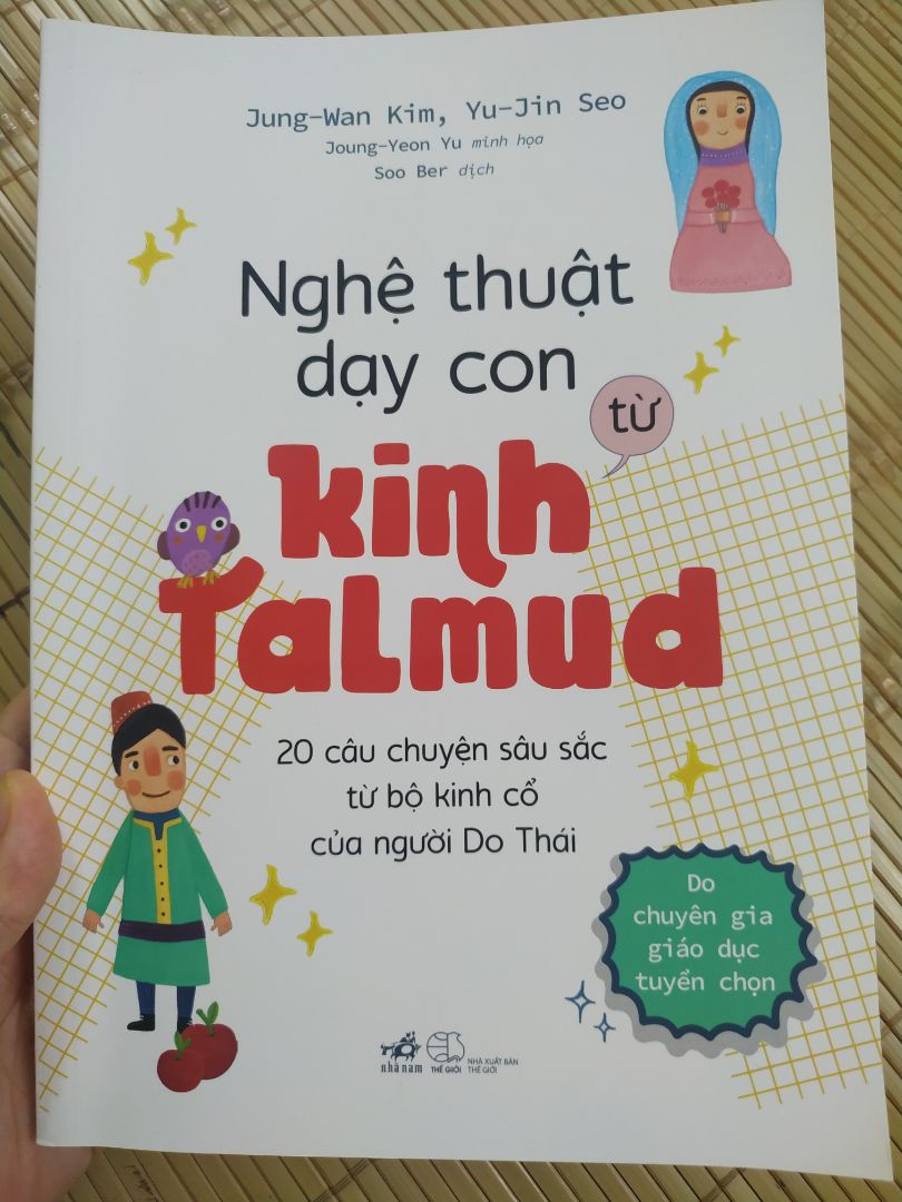 1. Sách: cuốn sách khoảng 130tr gồm 20 truyện nhỏ, phù hợp với mẹ và bé cùng đọc. khá thú vị và có ý nghĩa mỗi truyện. Màu sắc tươi sáng, chất giấy đẹp, hình vẽ dễ thương. 
2. Dịch vụ Tiki: giao hàng siêu nhanh, 2h mà chỉ 30-45" đã có sách thì phải.