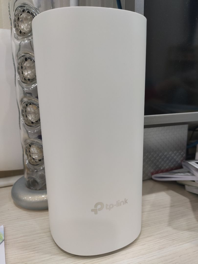 đóng gói kỹ, có hộp riêng của TP Link bên ngoài, bên trong là hộp sản phẩm. set up dễ dàng, mạng mạnh. di chuyển của giữa các phòng không phải đổi mạng SSID như trước, rất nên mua