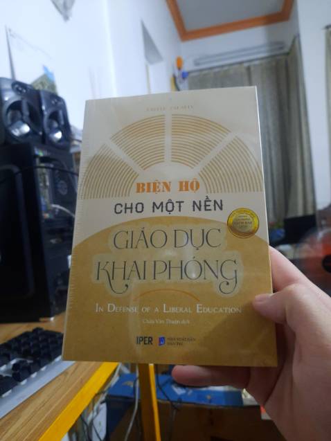 Bìa sách nhỏ gọn, đóng bookcare, giao hàng nhanh.