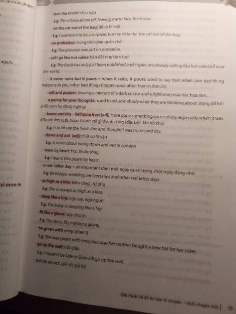 Giao hàng siêu nhanh, mình mới đặt hôm trước hôm sau nhận hàng luôn. Vì giao nhanh nên sách mới nguyên không bị móp méo. Bìa siêu đẹp luôn, mình ngắm từ sáng đến h chưa chán. MÌnh chưa đọc sách nên chưa có nx gì về ND, sẽ gửi feedback sau.