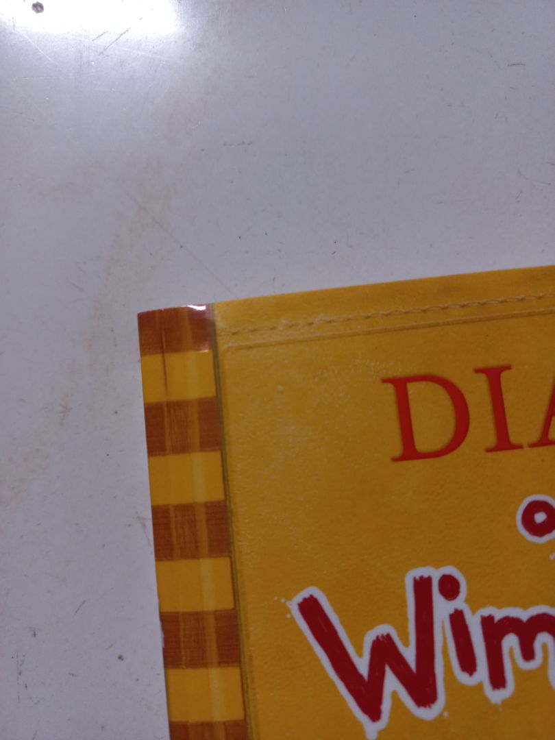 Sách có vài chỗ bị quăng góc làm mình không thích lắm. Còn nội dung truyện quá hay nên khỏi phải nói rồi.