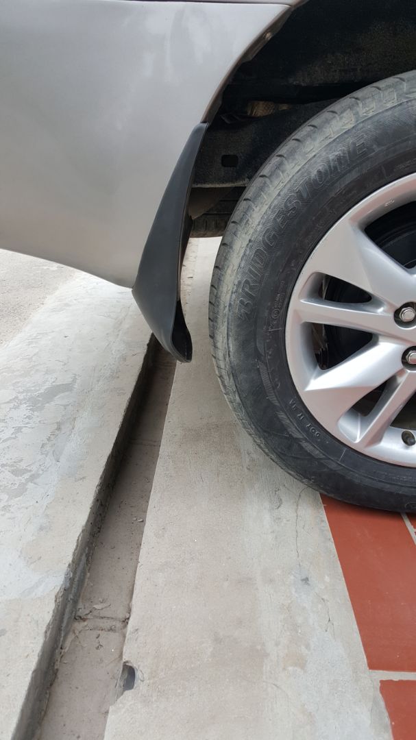 tôi đã mua sản phẩm này. nhưng nhân viên của công ty gửi hàng không đúng. sản phẩm không đồng bộ lệch nhau.mong công ty giải quyết sớm cho tôi.