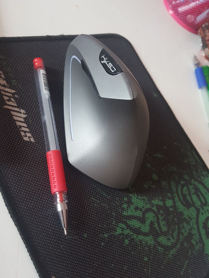 mình thấy chuột chạy ngon lắm, mấy bạn nên để dành thêm chút tiền để mua dòng 349k sẽ có dây sạc trực tiếp với laptop. đỡ dùng pin ô nhiễm môi trường. mình thấy con kia trễ quá nên mua con này rồi. cám ơn shop và tiki giao hàng sớm hơn dự định tới 6 ngày lận ^^ đang đúng thời điểm cần gấp vì mình đau tay quá.