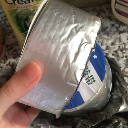 cơ bản mình thấy băng dán này tốt hơn chai xịt chống thấm. hàng đúng quảng cáo. thời gian giao hàng nhanh