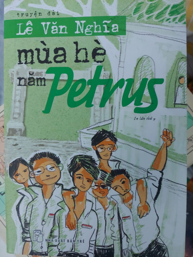 một cuốn sách hay và thú vị. nó giúp tôi nhớ về một thuở hoa niên đầy mộng mơ của mình mấy mươi năm về trước. cảm ơn nhà văn thật nhiều.